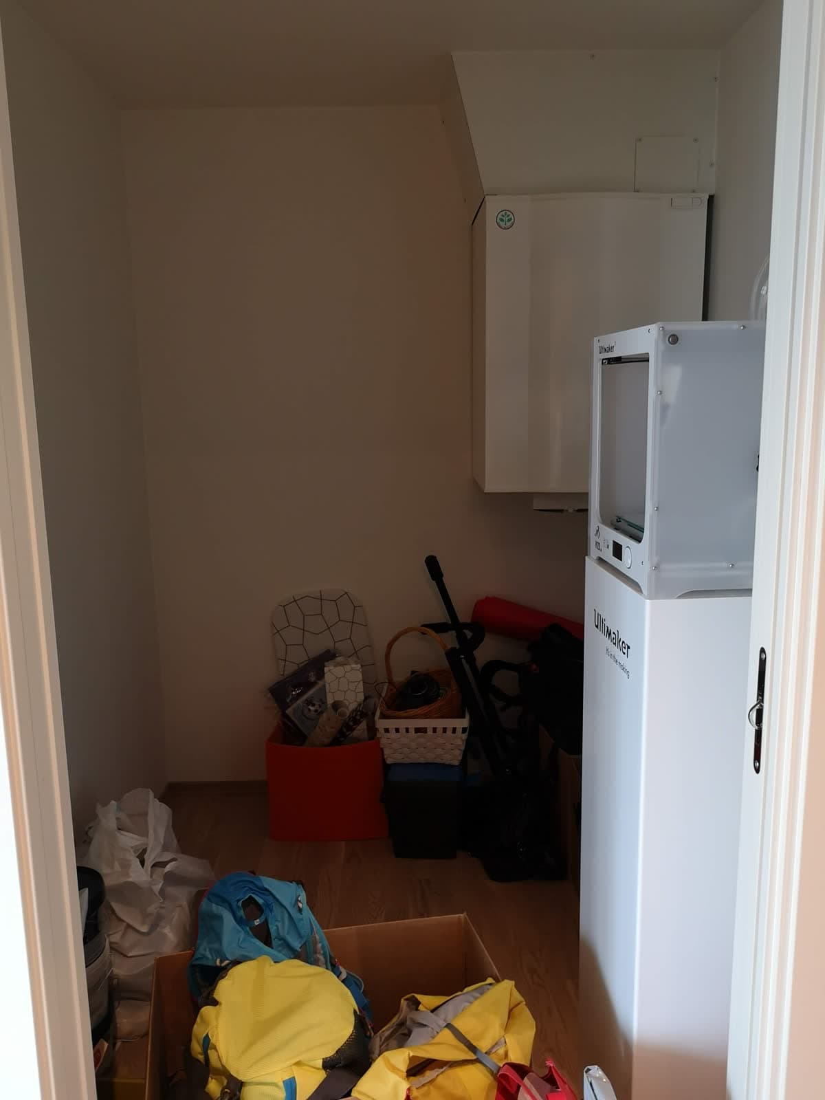 Før: et rom fullt av ting